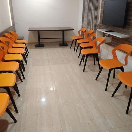 Residenza Adhikrishna Arcade Hotel Erode Kültér fotó